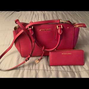 Michael Kors shoulder bag with matching wallet